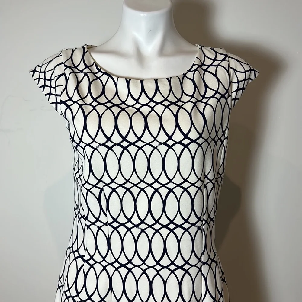 Lilly Pulitzer dress - Picture 2 of 10